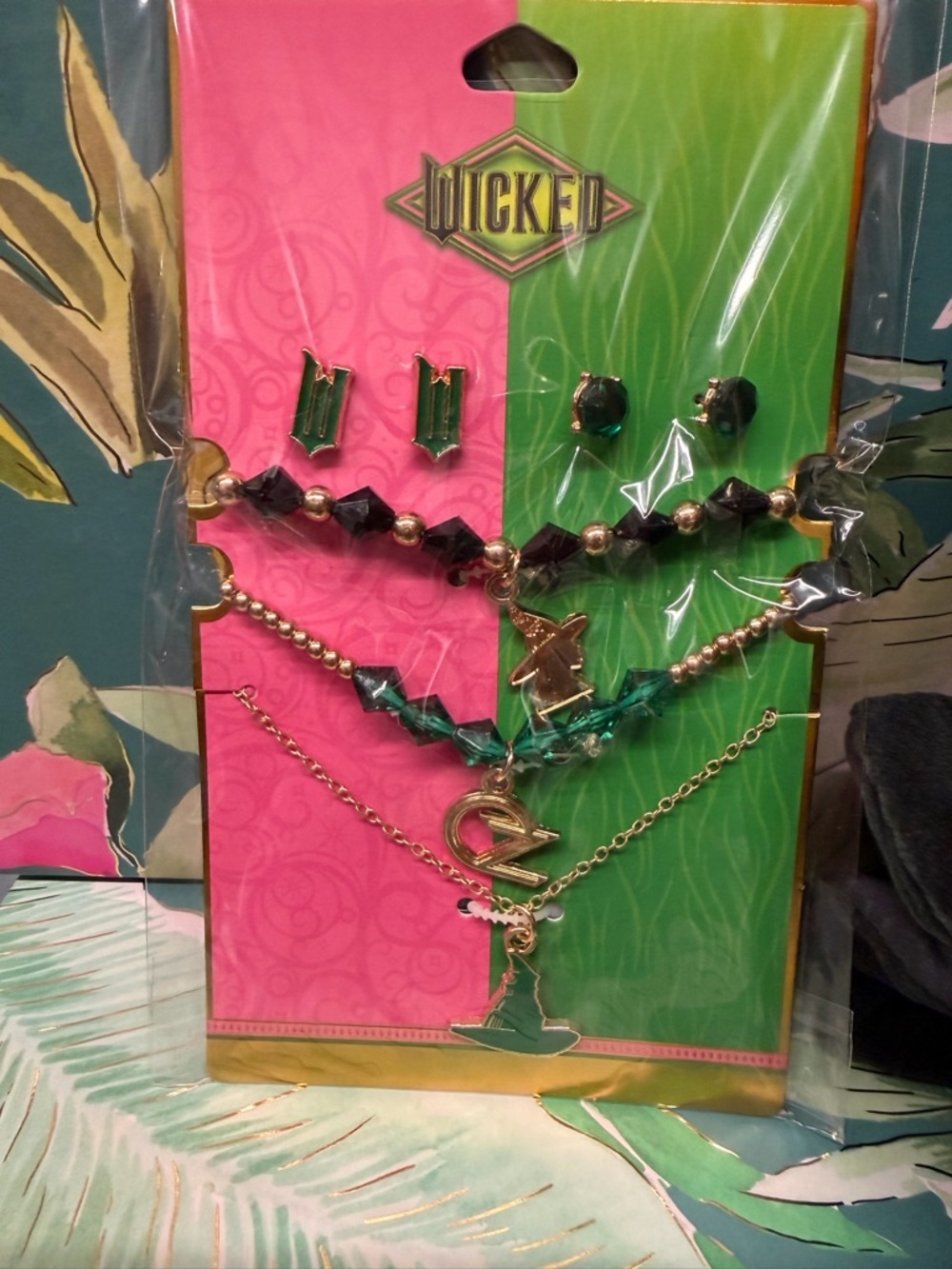 Wicked Elphaba set - Jewelry and Squishmallow nwt - Picture 3 of 6